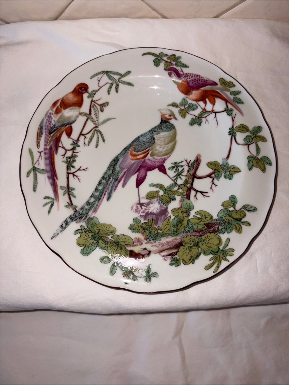 Mottahedeh Colonial Williamsburg "Chelsea Bird" Porcelain Salad Plates Set of 2 - Picture 7 of 9